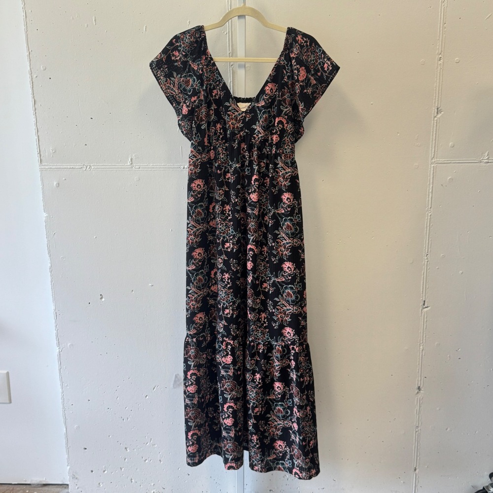Universal Thread Black Floral Tiered Maxi Dress Small V-Neck Smocked Back Boho
